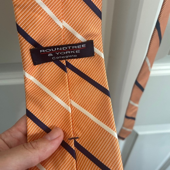 Roundtree & Yorke Orange and blue Striped Tie 3.5 inches wide Collegiate - Picture 2 of 3